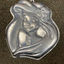 ariel cake pan