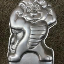 bumblelion cake pan