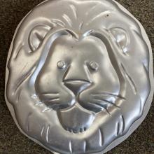 lion head cake pan