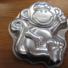 monkey cake pan