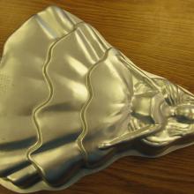 princess with ruffled dress cake pan