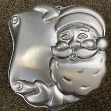 santa with list cake pan