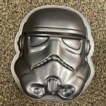 stormtrooper head cake pan