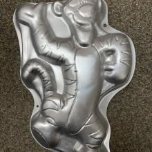 tigger cake pan